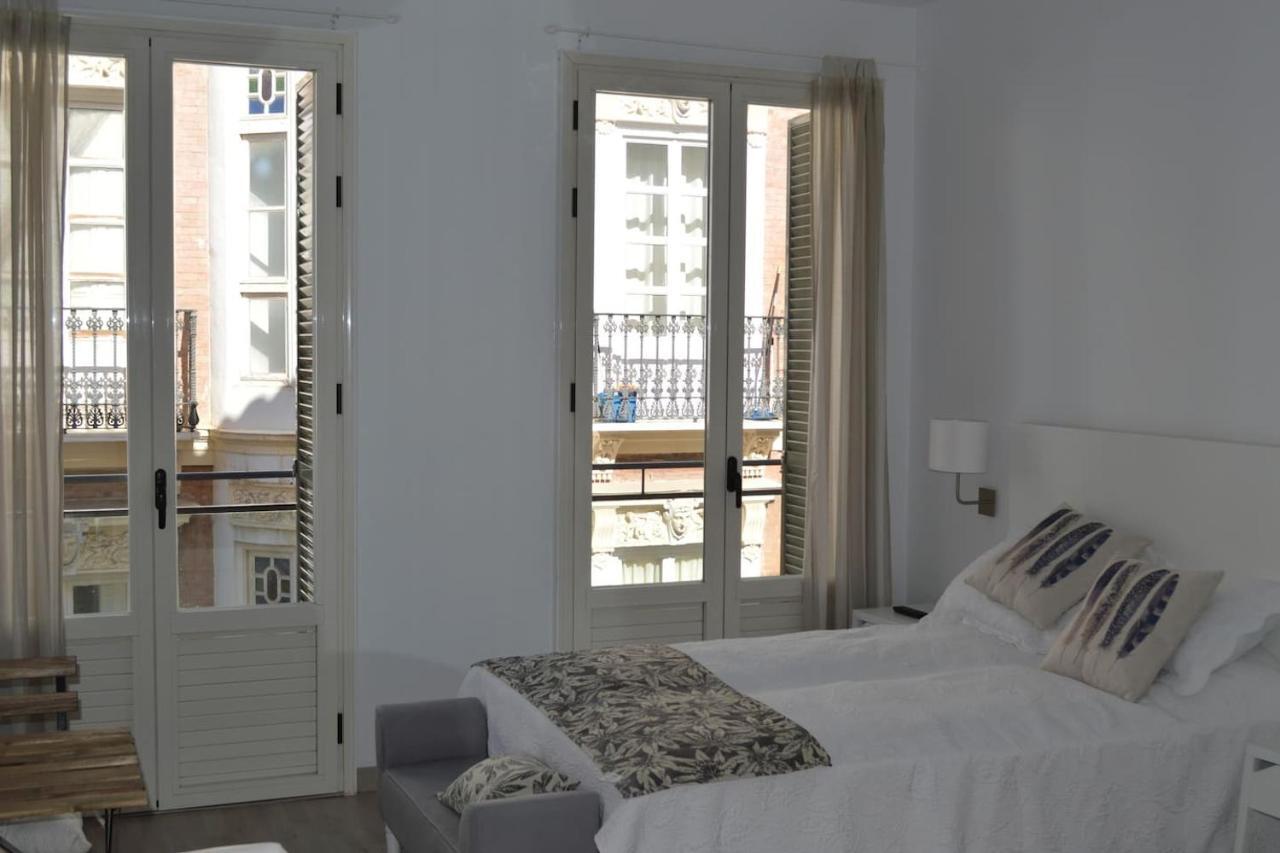 Modern Studio Flat Close To Plaza Merced Málaga Extérieur photo
